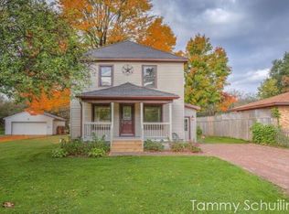 147 N Clover St NW, Kent City, MI 49330