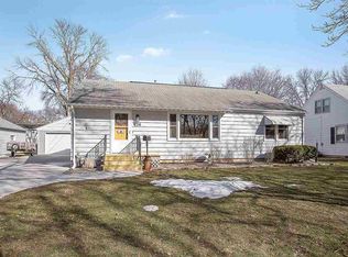 636 N Ontario St, De Pere, WI 54115