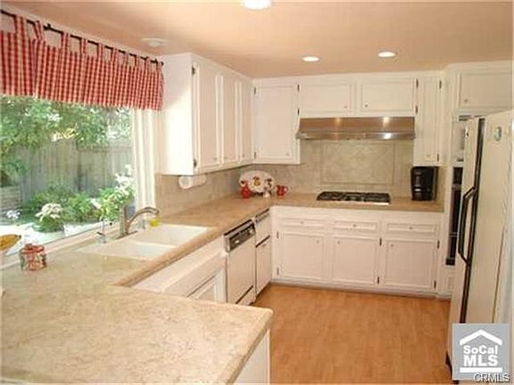 2nd image of 2121 Plumwood Ln