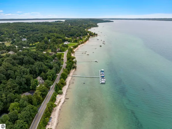 11400 Peninsula Dr, Traverse City MI