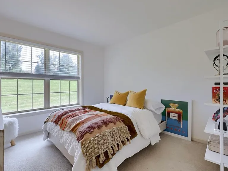 637 Royal View Dr — Photo 23