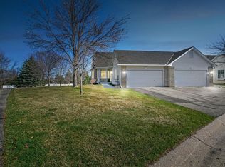 7307 Brittany Ln, Inver Grove Heights, MN 55076