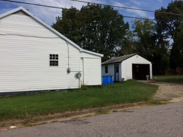 2nd image of 1043 Patterson St