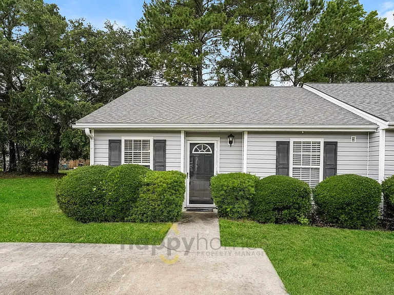 1627 Dexter Ln — Photo 1