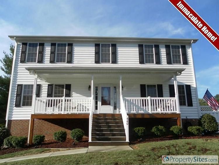 1st image of 440 Ivy Ln