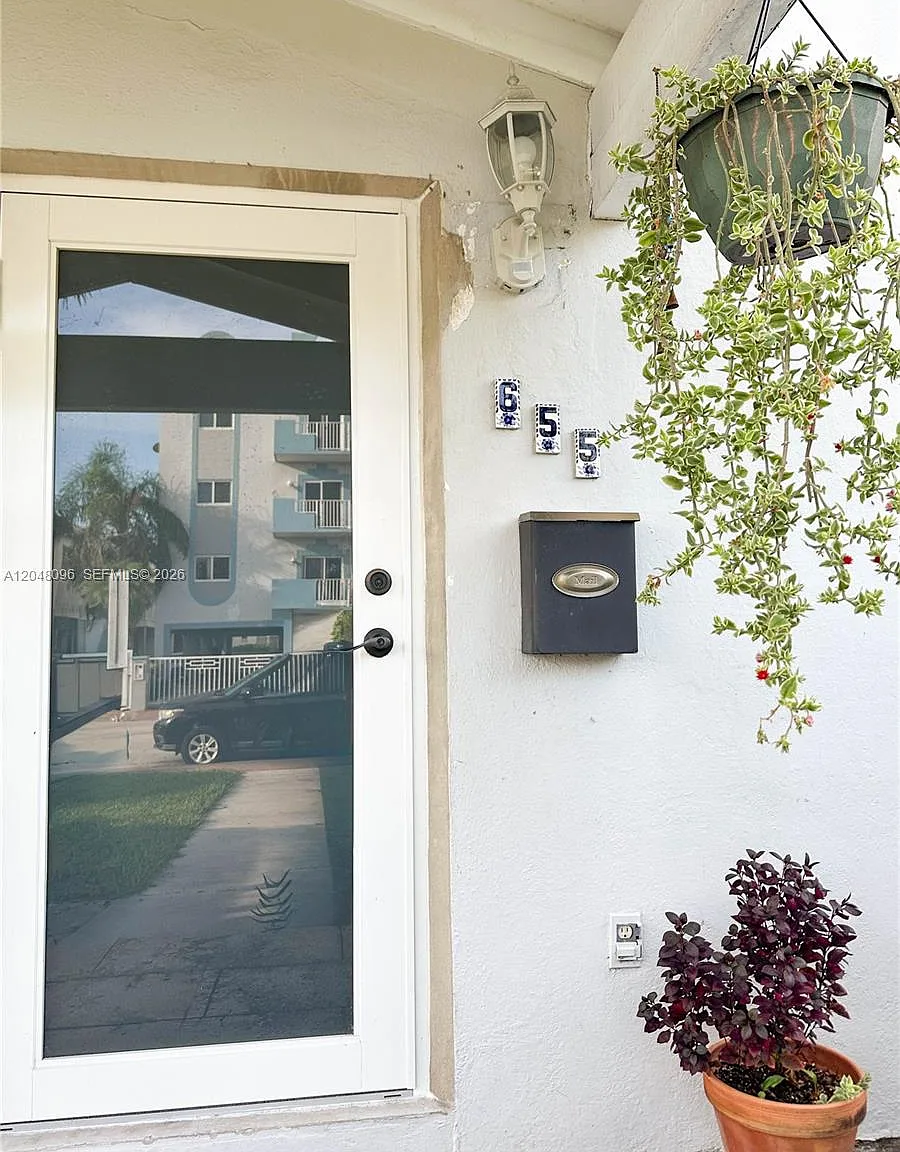 Biscayne Beach-2nd Addn — Photo 1