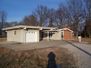 9777 N Stewart St, Effingham, IL 62401
