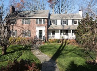 25 Greenbriar Dr, Summit, NJ 07901