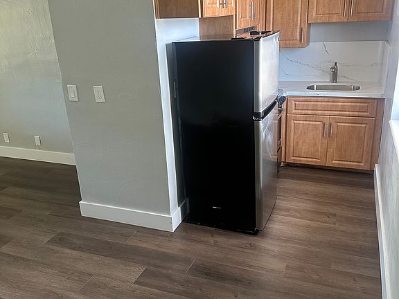 5th image of 713 NE 8th St APT 12