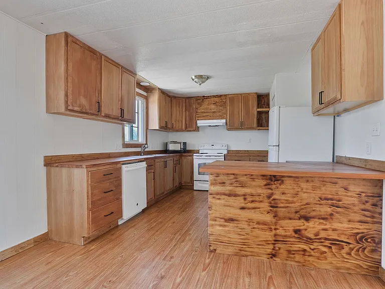 12 N 2162 W — Photo 8