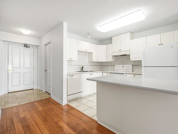 5th image of 612 6th Ave #1206