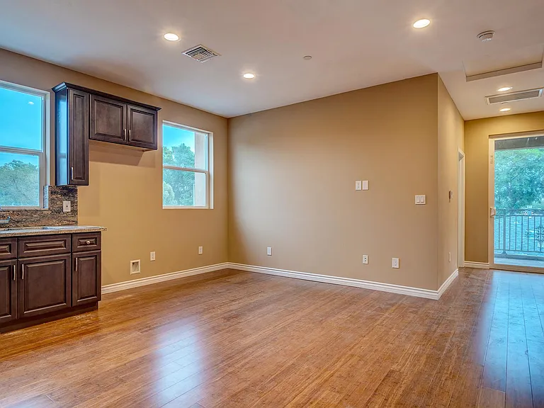 209 W Valencia Dr #A — Photo 9