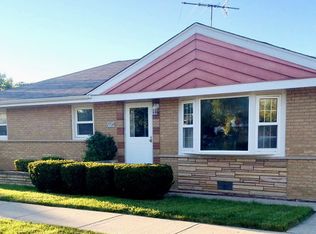 7729 Long Ave, Burbank, IL 60459