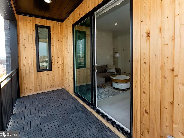 520 S Caroline St #202 — Photo 8