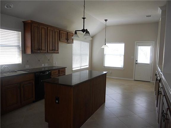 5th image of 3707 Longhorn Acres St