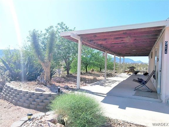 3rd image of 914 W Boathouse Drive