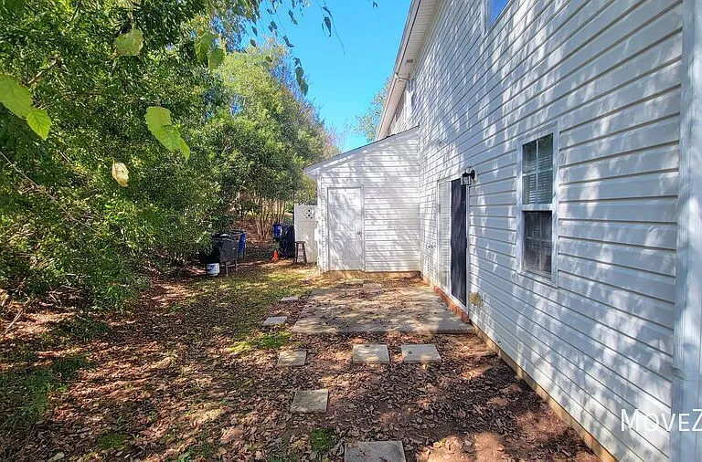 255 Luzelle Dr — Photo 9