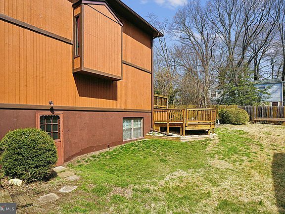 4th image of 1737 Ridgely Rd