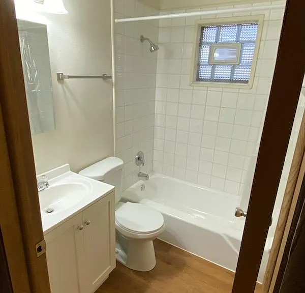9815 W Manitoba St #3 — Photo 3