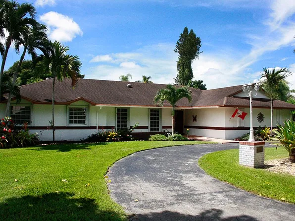 13250 N Calusa Club Dr, Miami, FL 33186