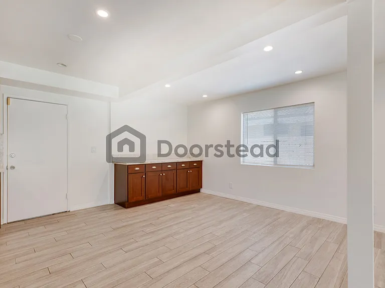 10050 Debra Ave — Photo 16