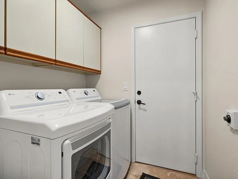 8292 E Cortez Dr — Photo 35