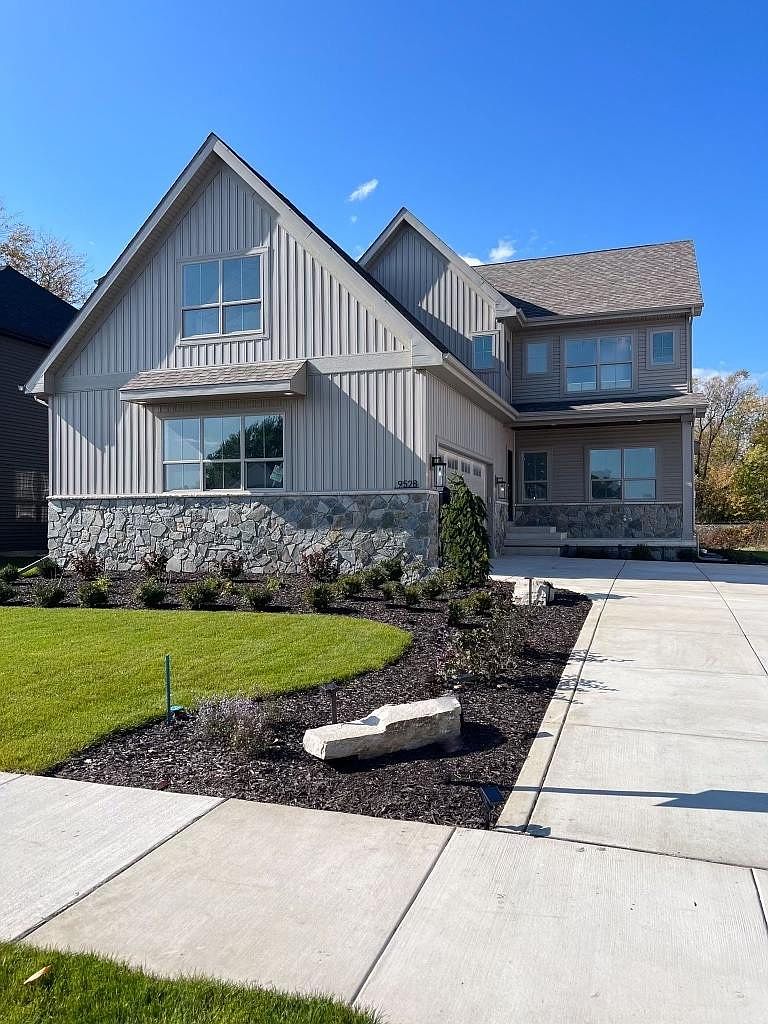 9528 Hook St, Highland, IN 46322 | Zillow