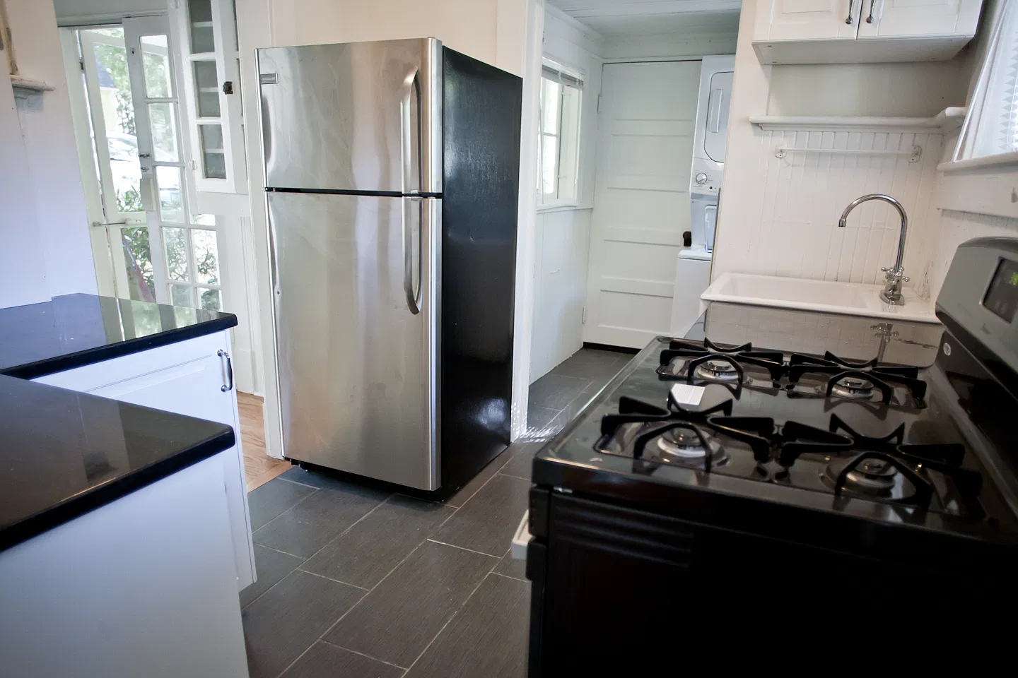 Renovated 3br/1ba Cottage on North Street — Photo 4