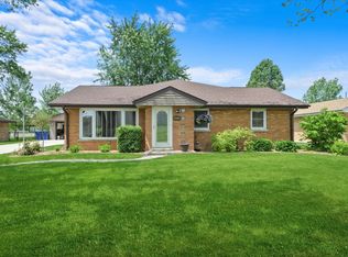 9418 S 76th Ave, Hickory Hills, IL 60457