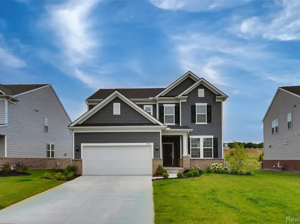 4568 Paradise Pkwy, Milford, MI 48381