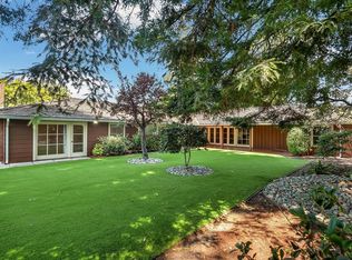 747 Northampton Dr, Palo Alto, CA 94303