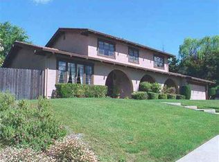 130 Sandringham Dr, Moraga, CA 94556