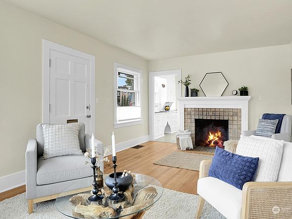 3rd image of 4005 Latona Avenue NE