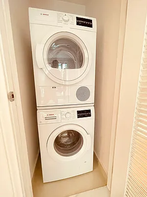 Rented by E Realty International Corp | media 32