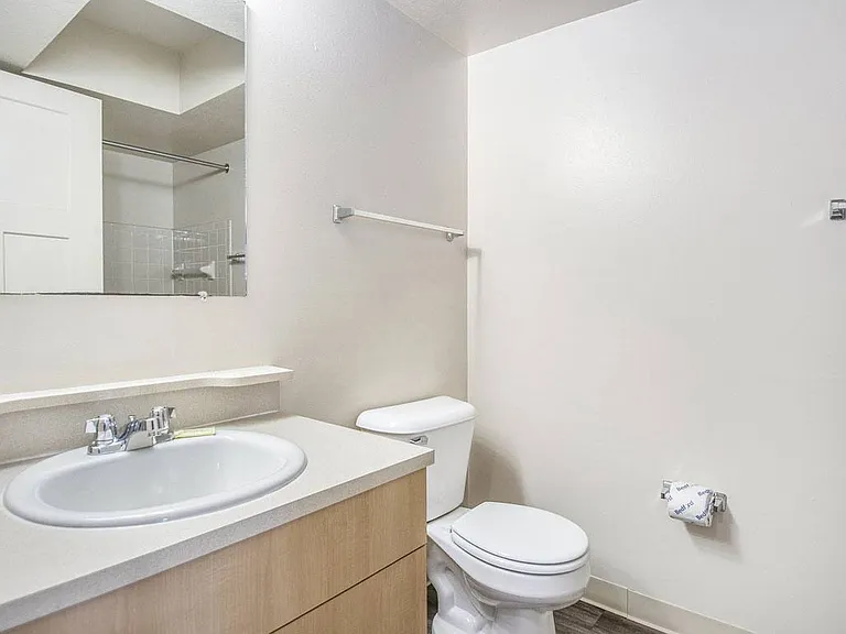 Indian Lakes Apartments — Photo 35