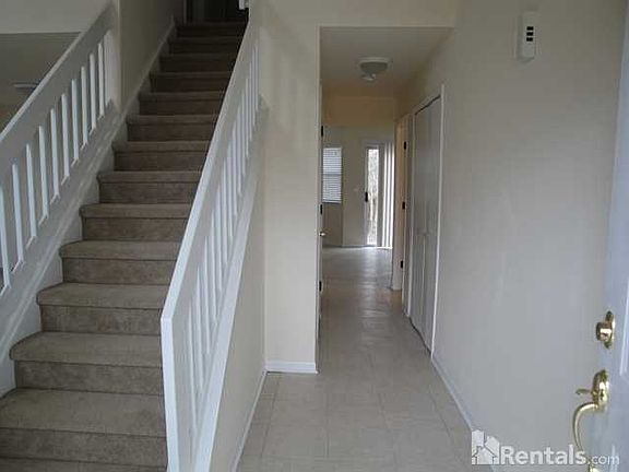 2nd image of 326 Sedgewick St