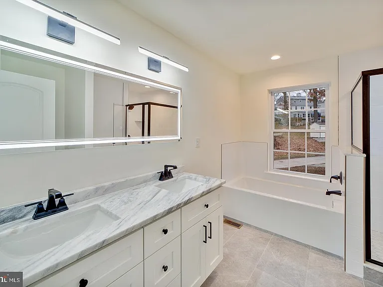 274 Oak Ave — Photo 18