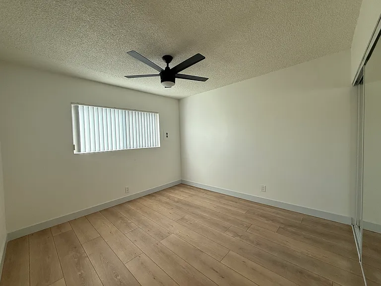1135 Martin Luther King Jr Ave #14 — Photo 9