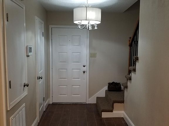 5th image of 1821 Cambridge Dr