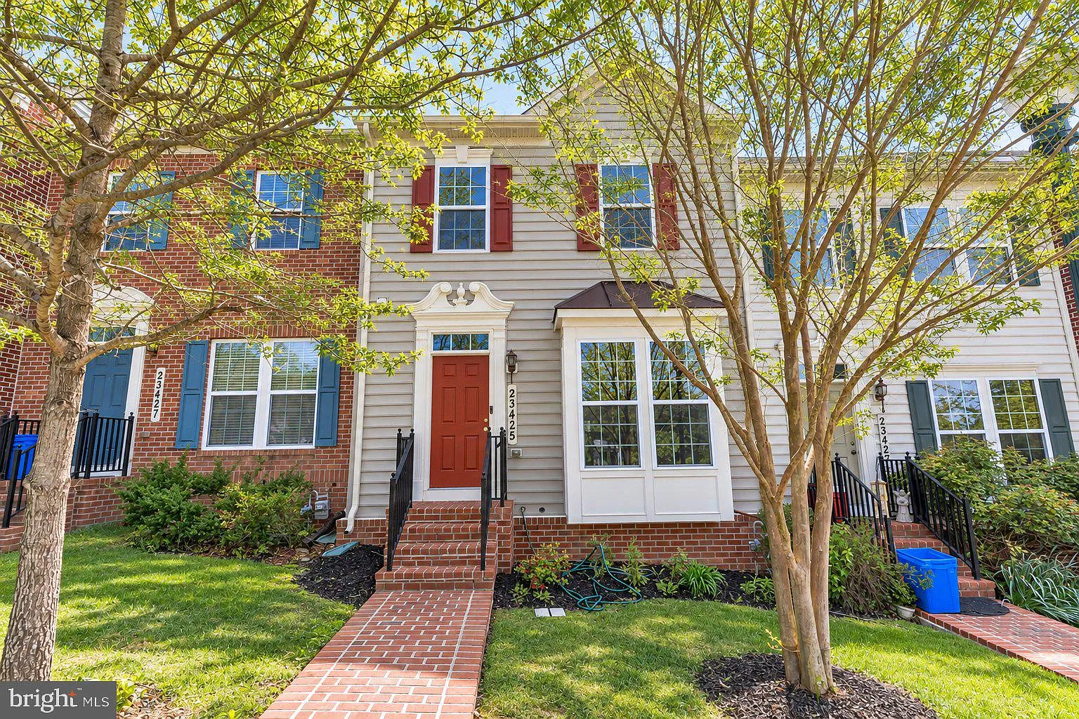 3 bed, 3.5 bath, 1781 sqft, $3,200 — Photo 2