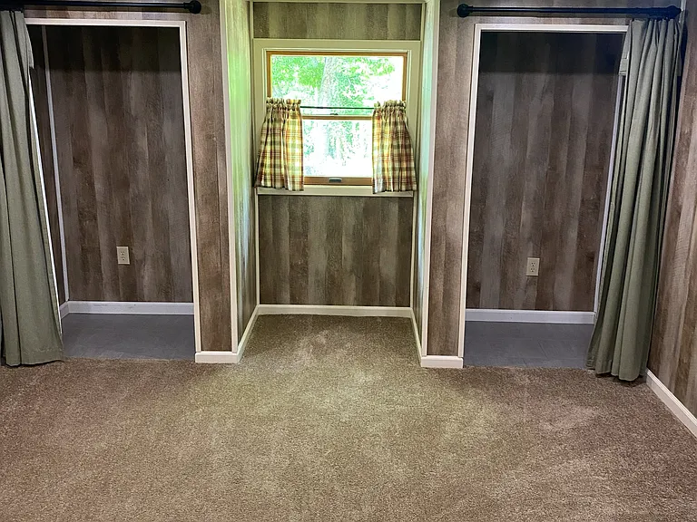 (6 of 6) Master bedroom.