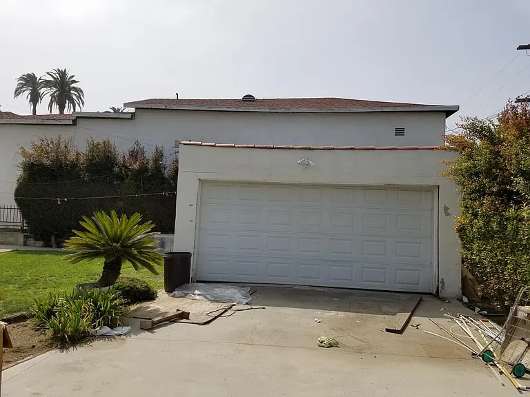 1147 S Victoria Ave — Photo 12