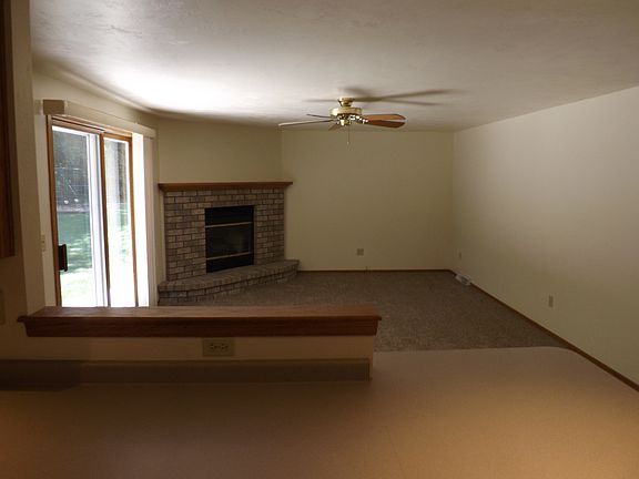 5th image of 2148 Crestwood Springs Dr