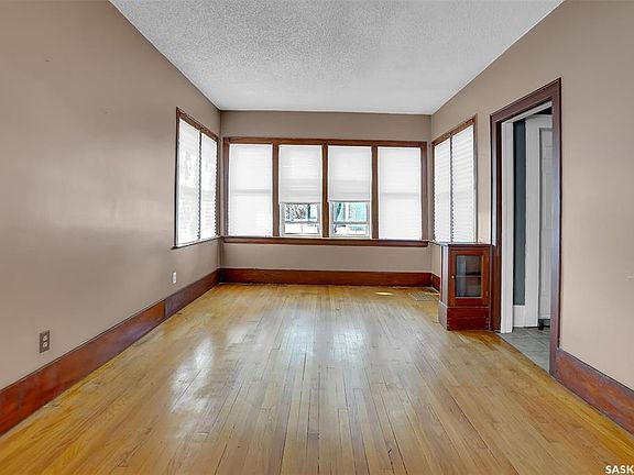 5th image of 1343 Elphinstone St