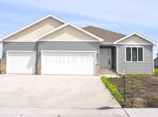6089 Autumn Dr S, Fargo, ND 58104