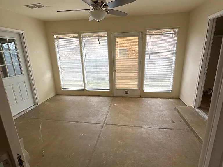 1317 Lexington Rd — Photo 37