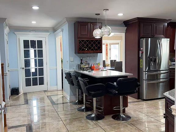 5th image of 126 Bellmore Road