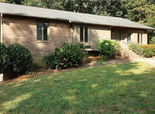 208 Breckindale Ct, Winston Salem, NC 27104