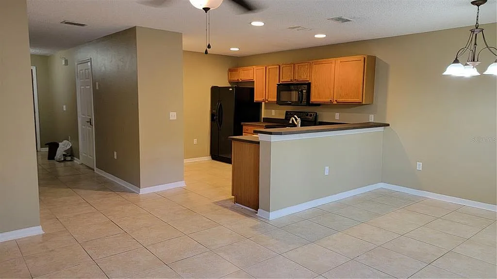 2 bed, 2.5 bath, 1296 sqft, $1,795 — Photo 3