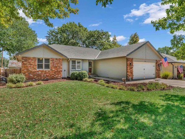 3124 SW Staffordshire Rd, Topeka, KS 66614